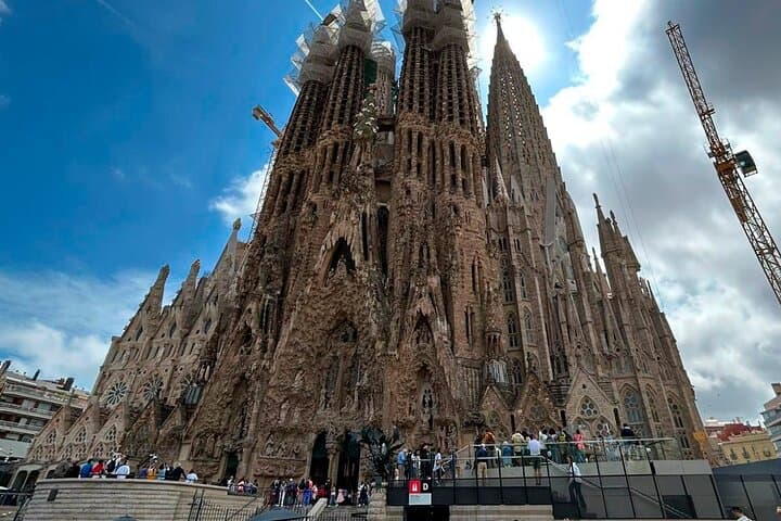 Private Transfer Barcelona 1 to 3 passengers "economical"