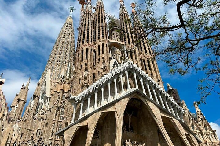 Private Transfer Barcelona 1 to 3 passengers "economical"