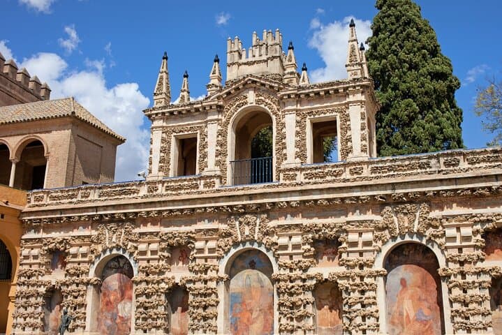 Private visit to the Real Alcazar of Seville (tickets included)