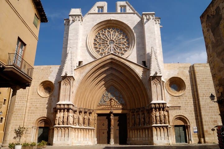 One Day Private Historical Tour in Tarragona and Sitges