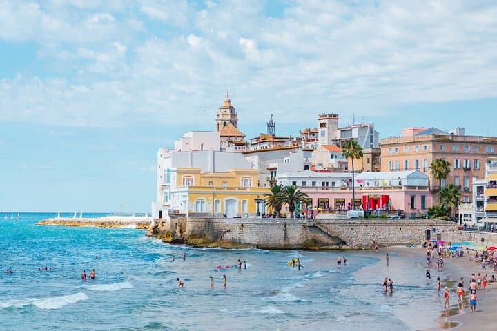 One Day Private Historical Tour in Tarragona and Sitges