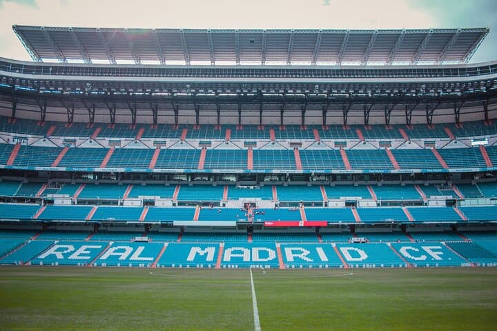 Madrid: Real Madrid football matchday experience with local