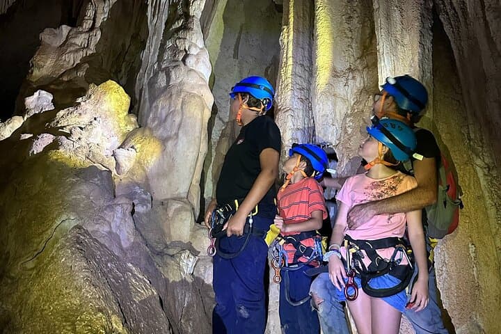 Caving with Rappelling of 4 Hours in Barranco Cova Fosca
