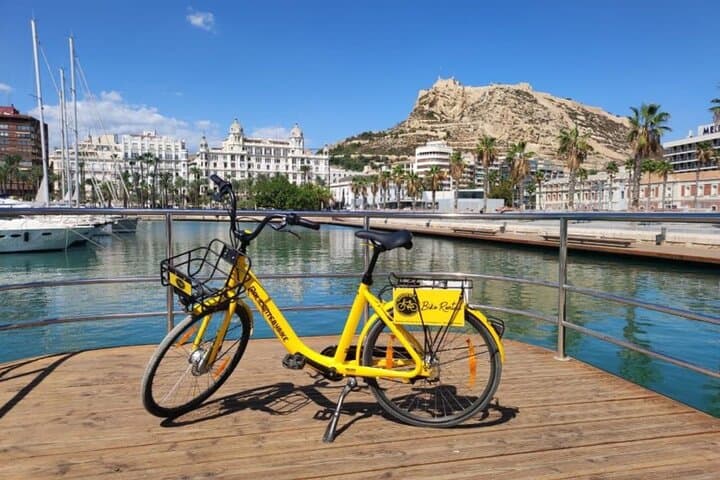 Alicante City Bike Tour: Beach & Central Market