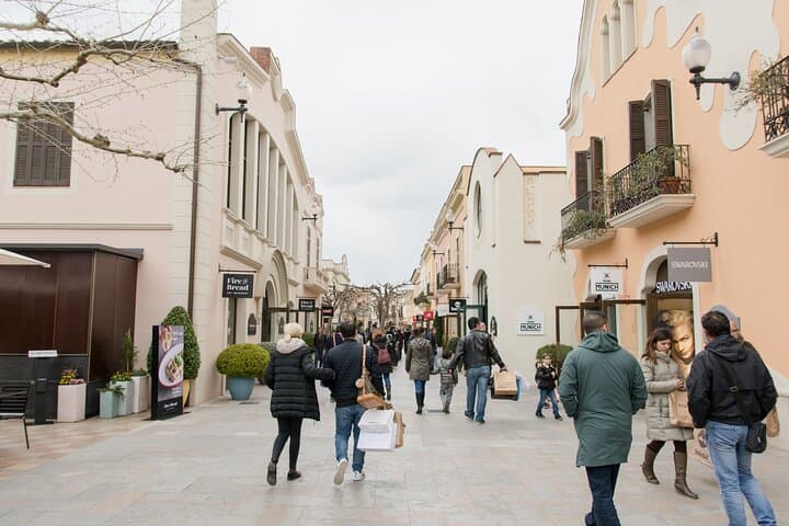 Private Transfer from Barcelona to La Roca Shopping Village