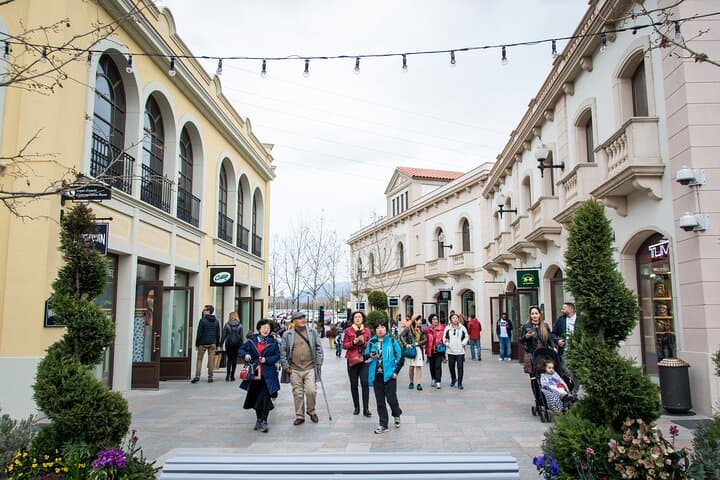 Private Transfer from Barcelona to La Roca Shopping Village