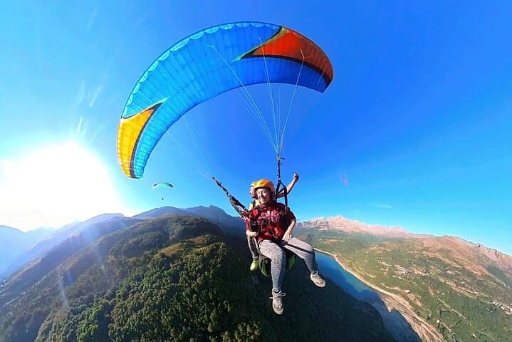 Tandem paraglider in the Pyrenees (Panticosa) + Video of the flight