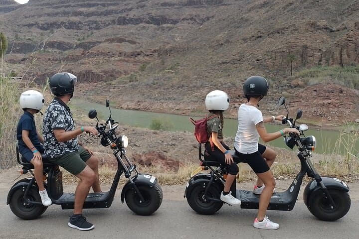 e-Scooter Mountain Tour in Natural Park Pilancones