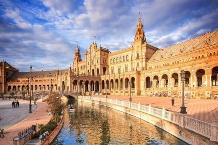 Full tour to Seville