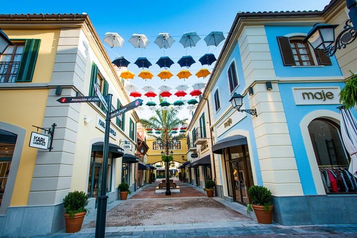 Private Shopping Tour from Marbella to McArthurGlen Outlet