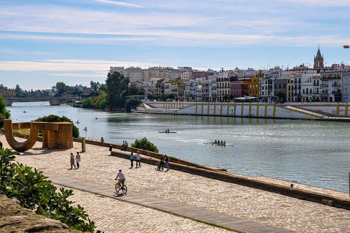 Private walking tour of Triana in Seville