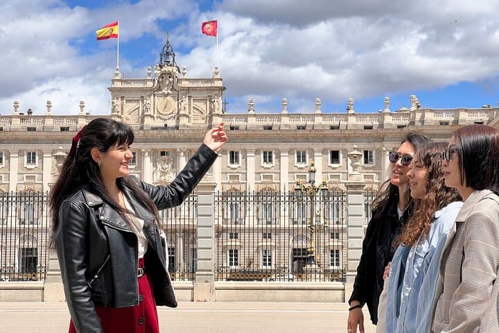 The guide explains the Royal Palace