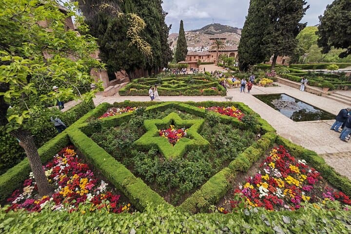 Granada, Visit Alhambra with Nasrid palaces, gardens and Alcazaba