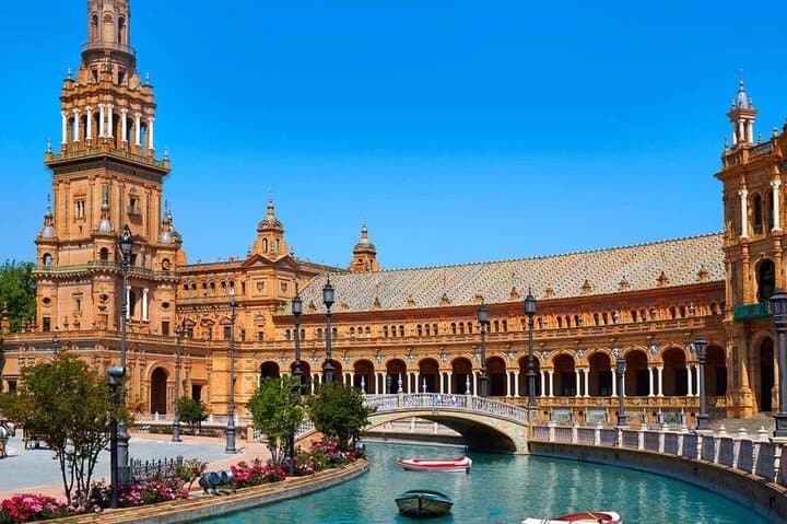 Transfer from Seville Airport(SVQ) to Seville City Center