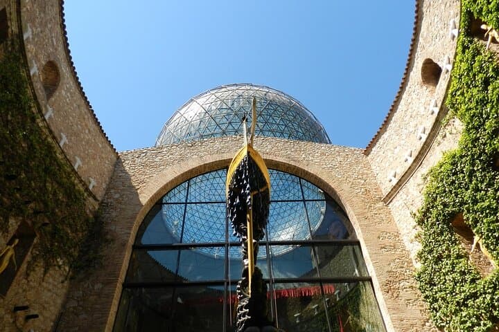 Private Day Trip From Barcelona To Figueres and Girona