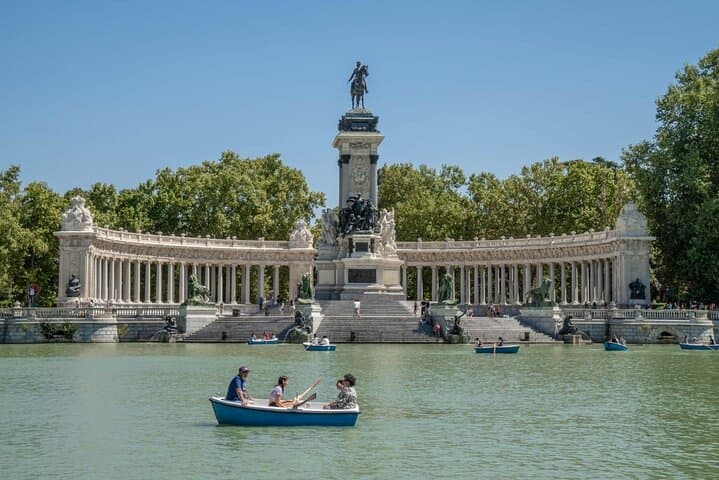 Madrid to Porto up to 3 stops: Avila, Salamanca and Aveiro