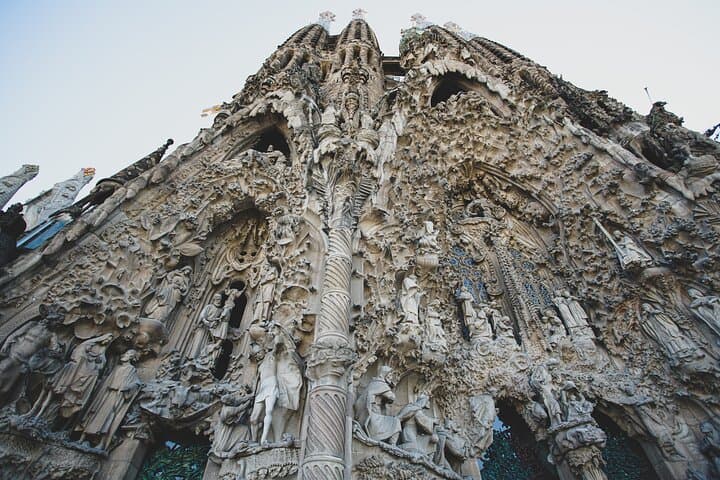Sailing Experience and Sagrada Familia Tour