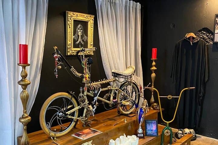 Art on Wheels Gallery