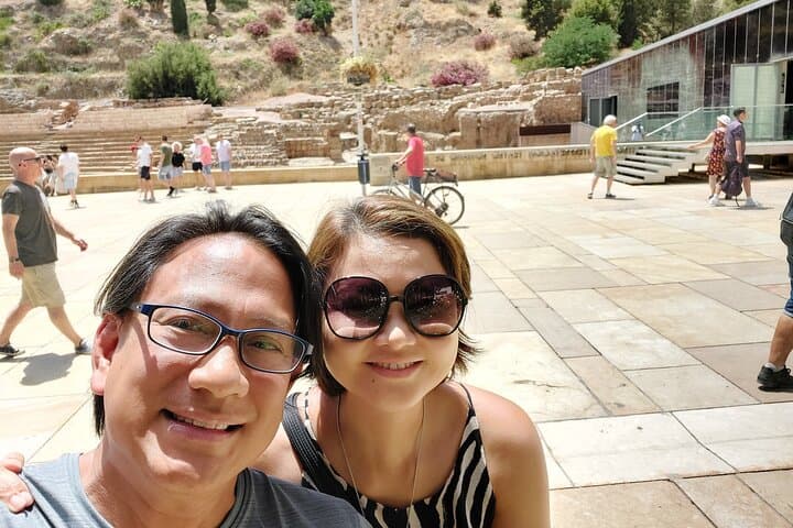 Malaga Highlights Exploration Game and Tour