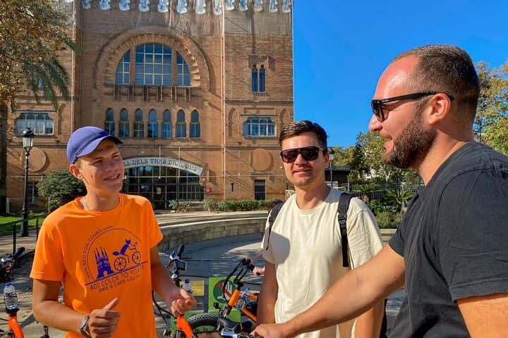 Barcelona: German guided tour by bike or e-bike