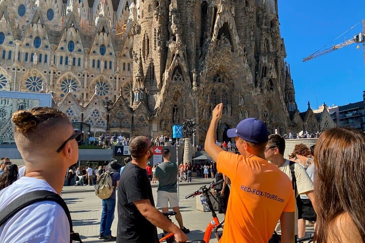 Barcelona: German guided tour by bike or e-bike