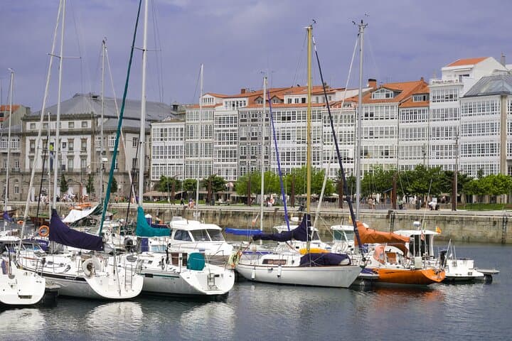 Private Walking Tour in A Coruña with Beer or Wine