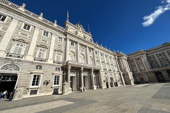 Madrid Royal Palace Private Guided Tour