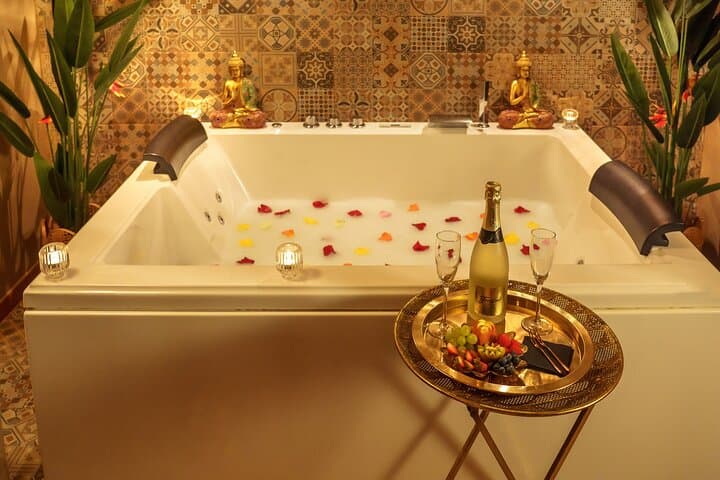 Private Thai Massage for Couples with Jacuzzi