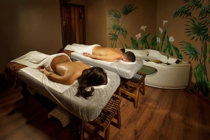 Private Thai Massage for Couples with Jacuzzi