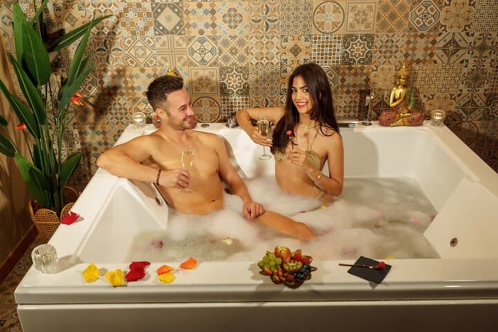 Private Thai Massage for Couples with Jacuzzi