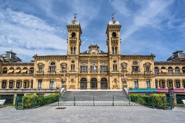 San Sebastian Historic Walking Tour in Small Group