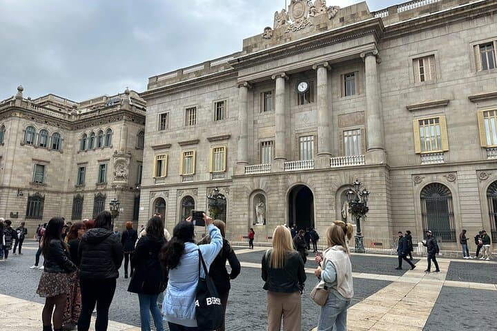 Barcelona Barrio Gotico & Sagrada Familia No-lines Private Tour
