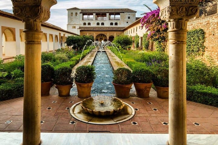 Alhambra gardens guided tour (English guide)