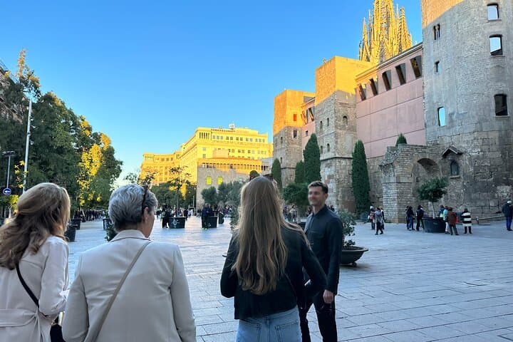 Barcelona Barrio Gotico & Sagrada Familia No-lines Private Tour