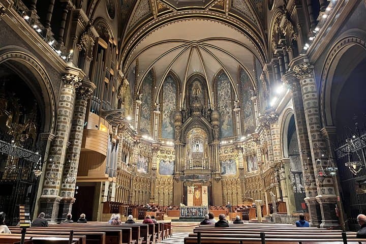 Montserrat Afternoon tour, easy hike and boys choir singing