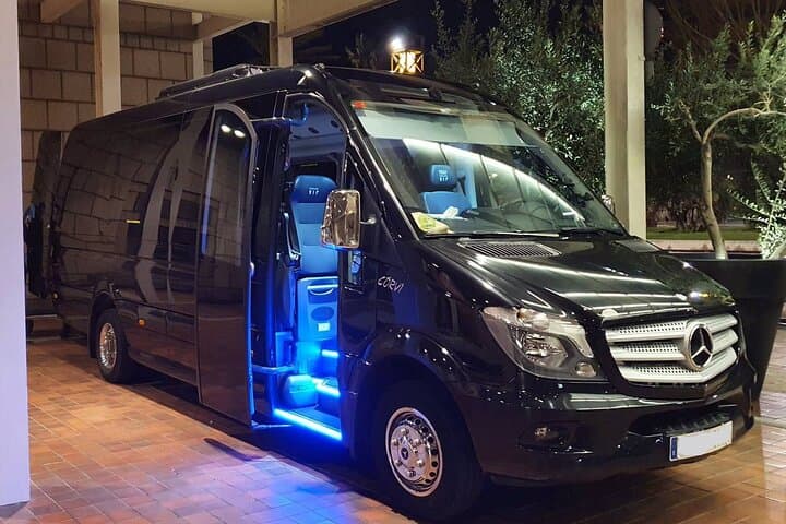 Private Self-Guided Tour in Barcelona by Minibus for 15 Passengers