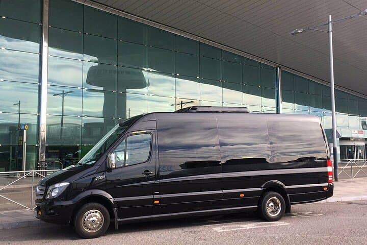 Private Self-Guided Tour in Barcelona by Minibus for 15 Passengers