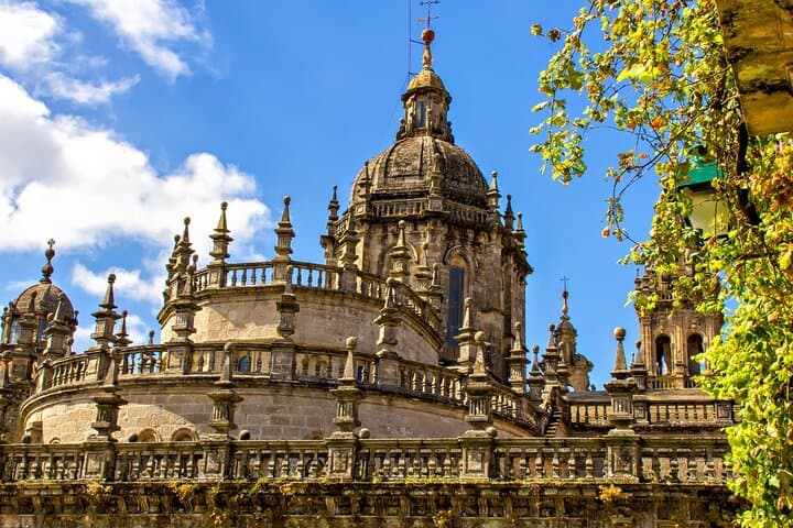 Santiago de Compostela Private 10- hours Tour from Oporto