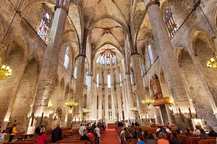 Santa Maria del Mar: Guided Tour with Exclusive Rooftop Access