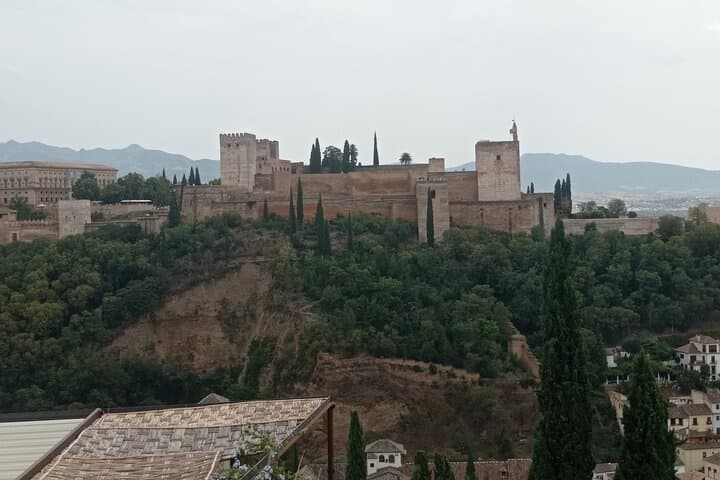 Royal Secrets of Granada: Self-Guided Dynasty Puzzle Quest