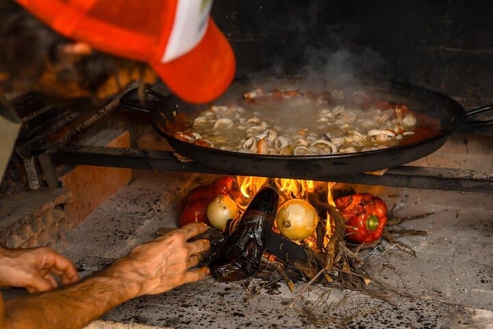 Savor Alicante: Premium Wine Tasting and Tapas for Foodies