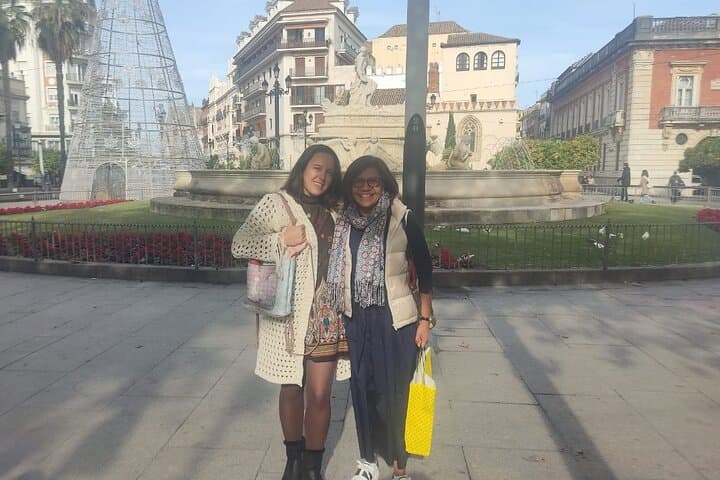 Historical and Private Tour about the hidden women in Seville