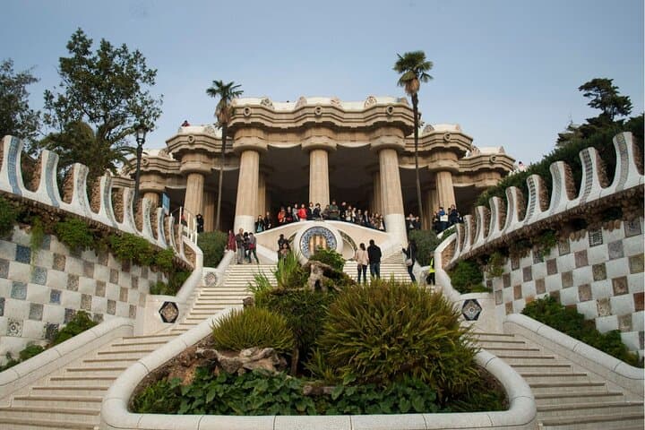 Barcelona: Reserved Group Entrance to Park Güell with Audio Guide
