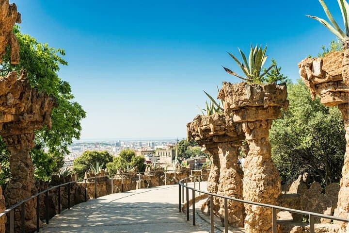 Barcelona: Reserved Group Entrance to Park Güell with Audio Guide