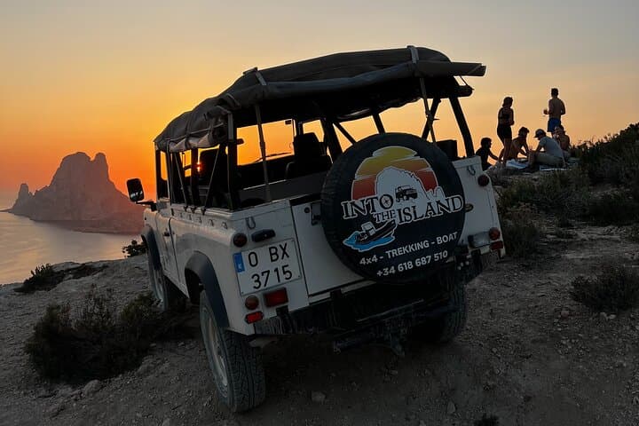 Combo : Boat, 4x4, hiking in Es Vedra for sunset