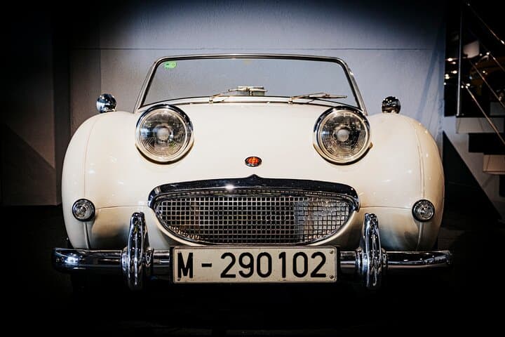Guided tour of the Motor Museum with limousine transportation