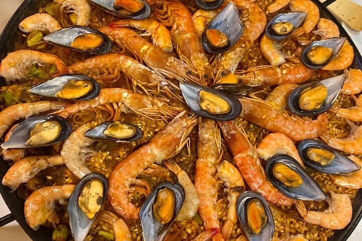 Sangria Tasting & Paella Showcooking Experience