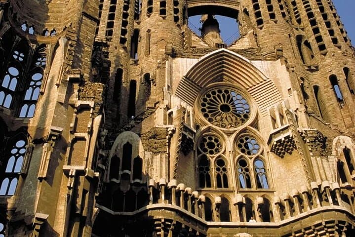 Full Day Private Sightseeing Tour and visit La Roca Village