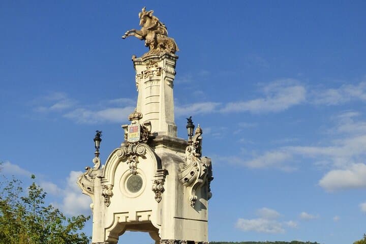 The Essence of San Sebastian: Old Town Charm & Seaside Beauty