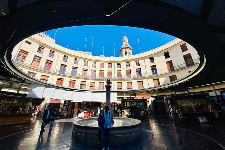1 + 1 Discover Valencia Self Guided Cycling- and Walking Tour